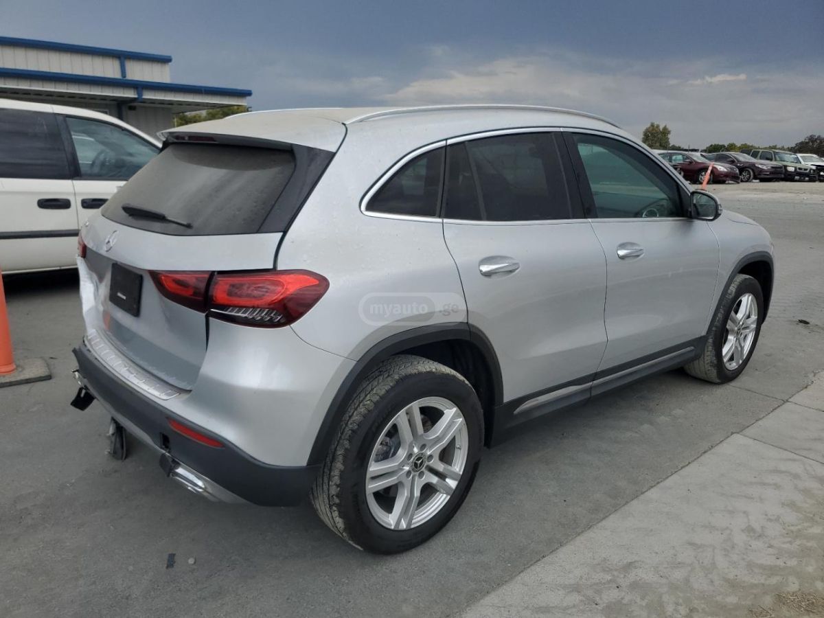 Mercedes-Benz GLA 250 - фото 3