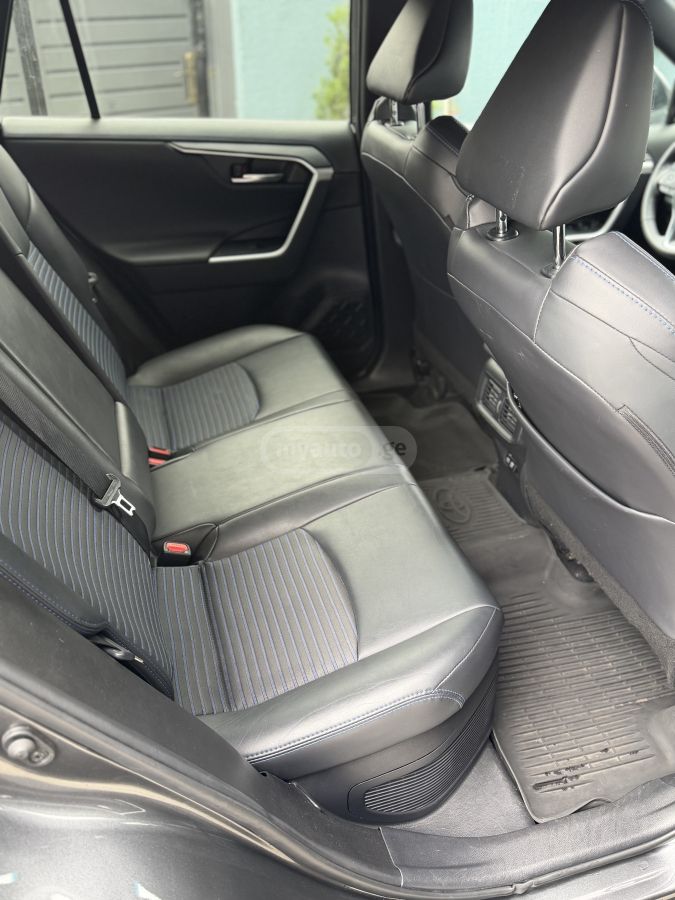 Toyota RAV 4 - фото 10