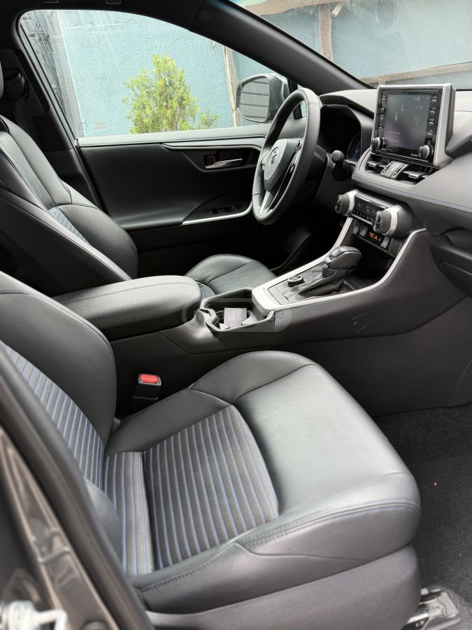 Toyota RAV 4 - фото 4