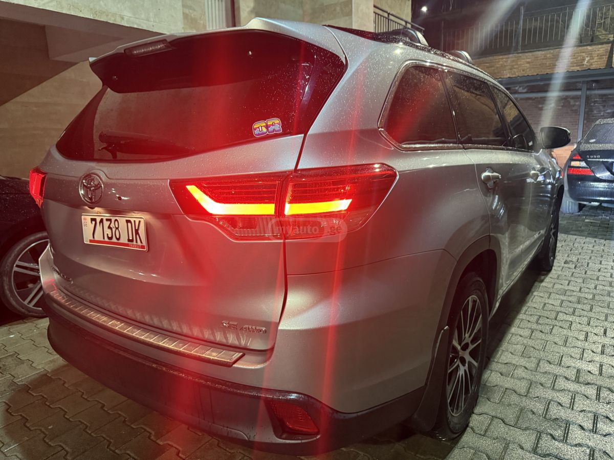Toyota Highlander - фото 12