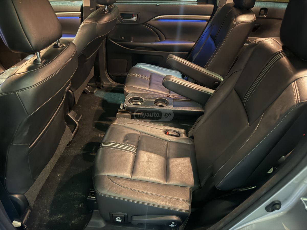 Toyota Highlander - фото 3