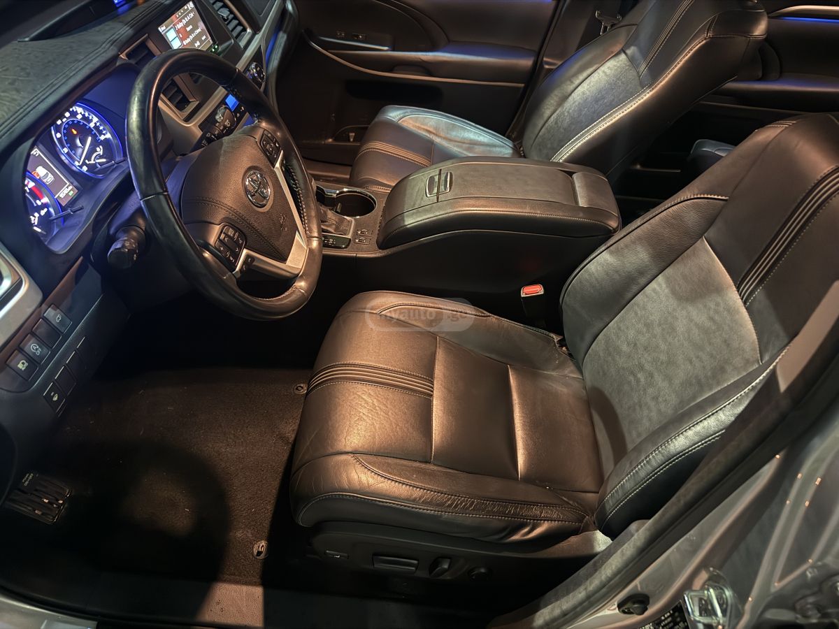 Toyota Highlander - фото 4