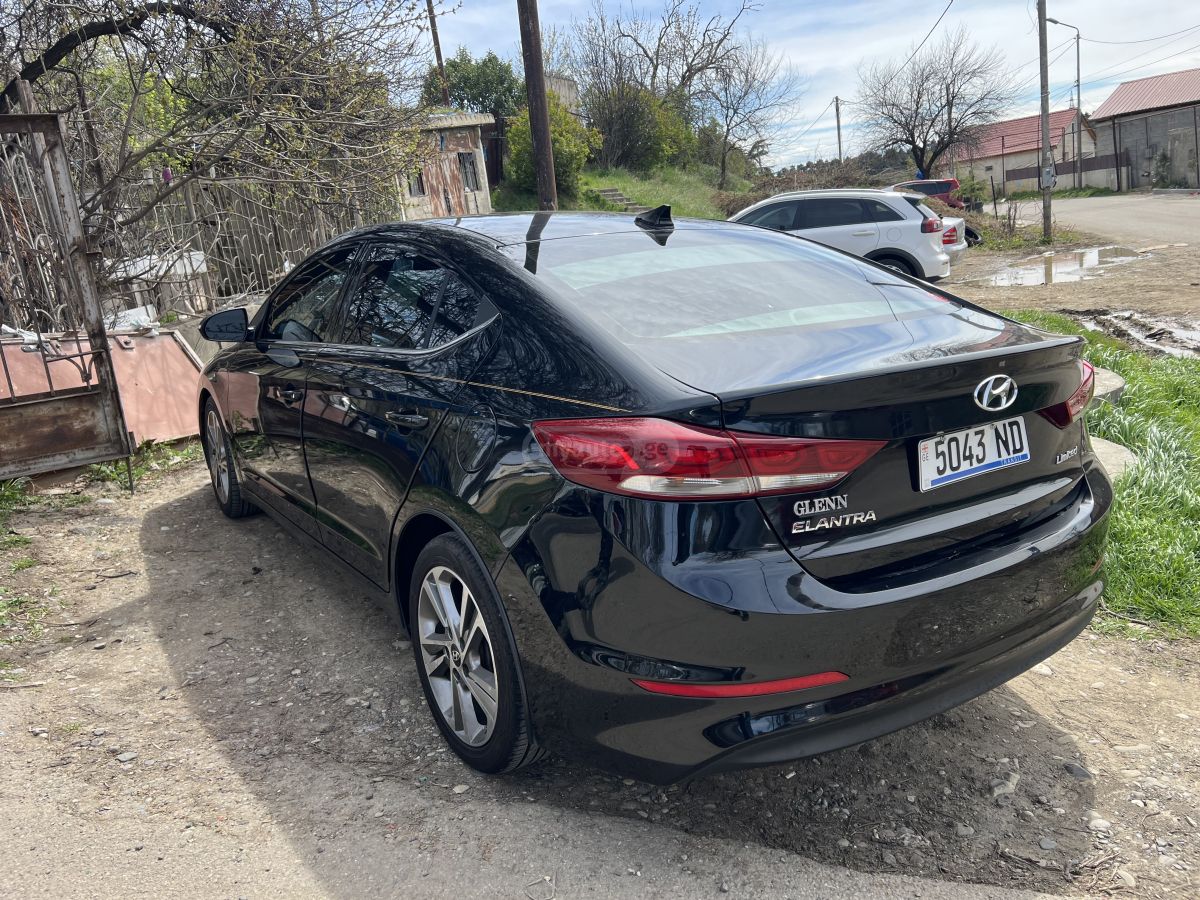Hyundai Elantra - фото 2