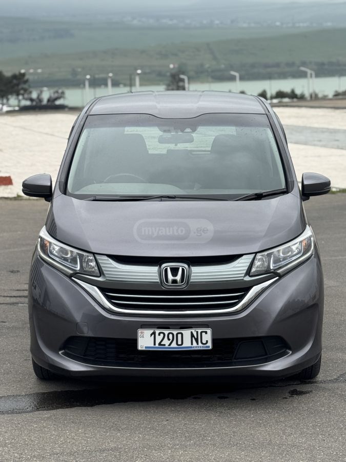 Honda Freed - фото 5