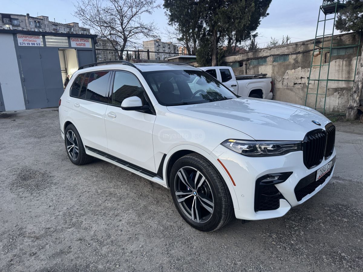 BMW X7 - фото 2