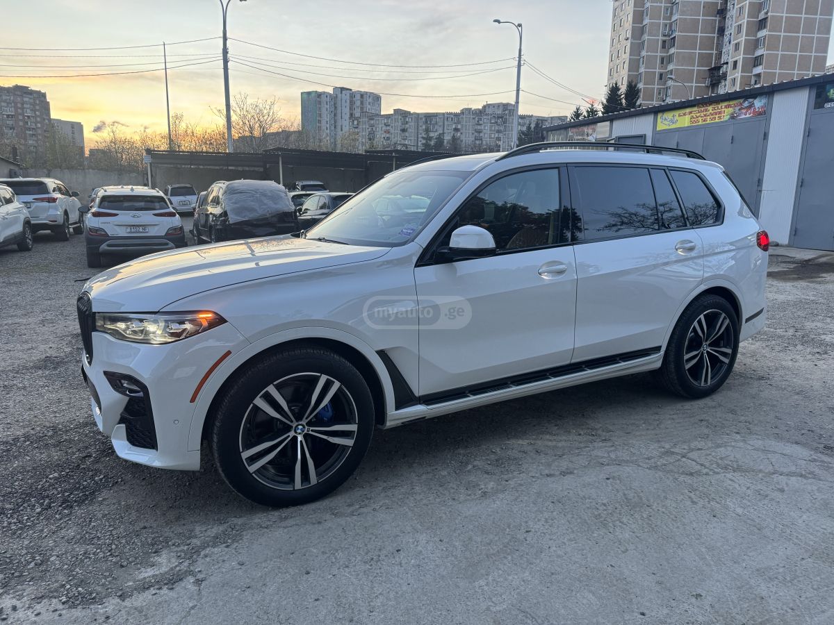 BMW X7 - фото 3