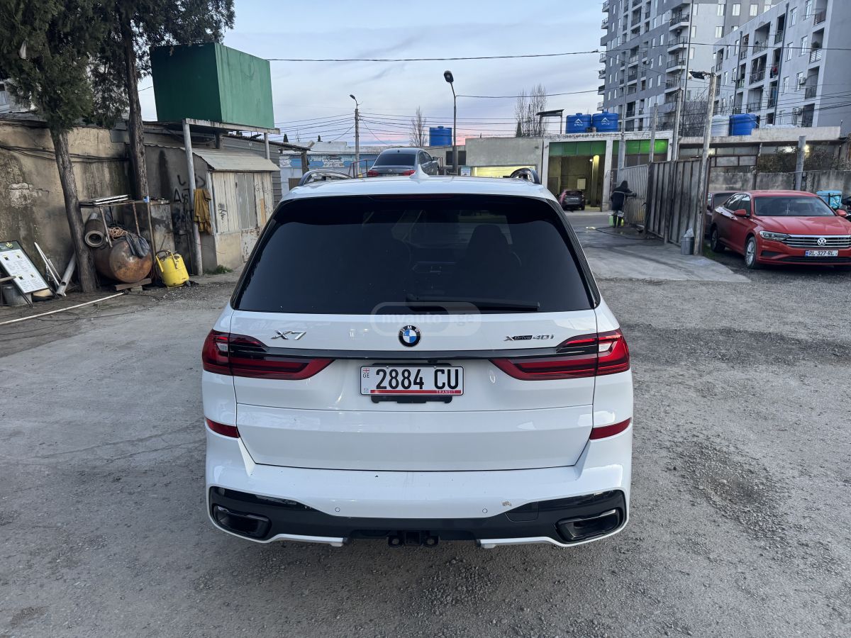 BMW X7 - фото 7