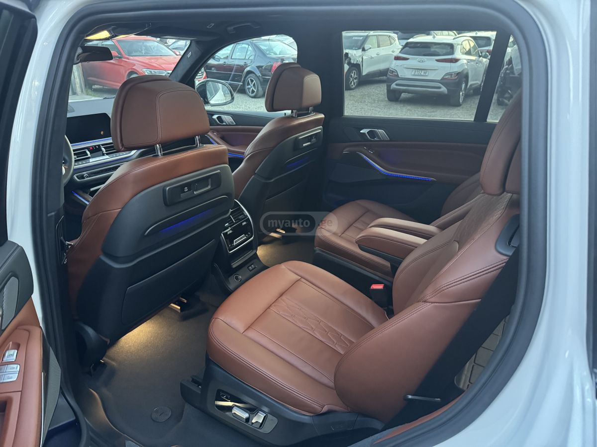 BMW X7 - фото 8