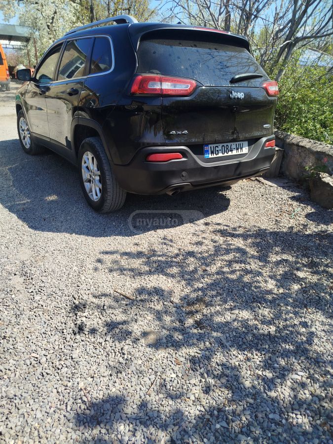 Jeep Cherokee - фото 3
