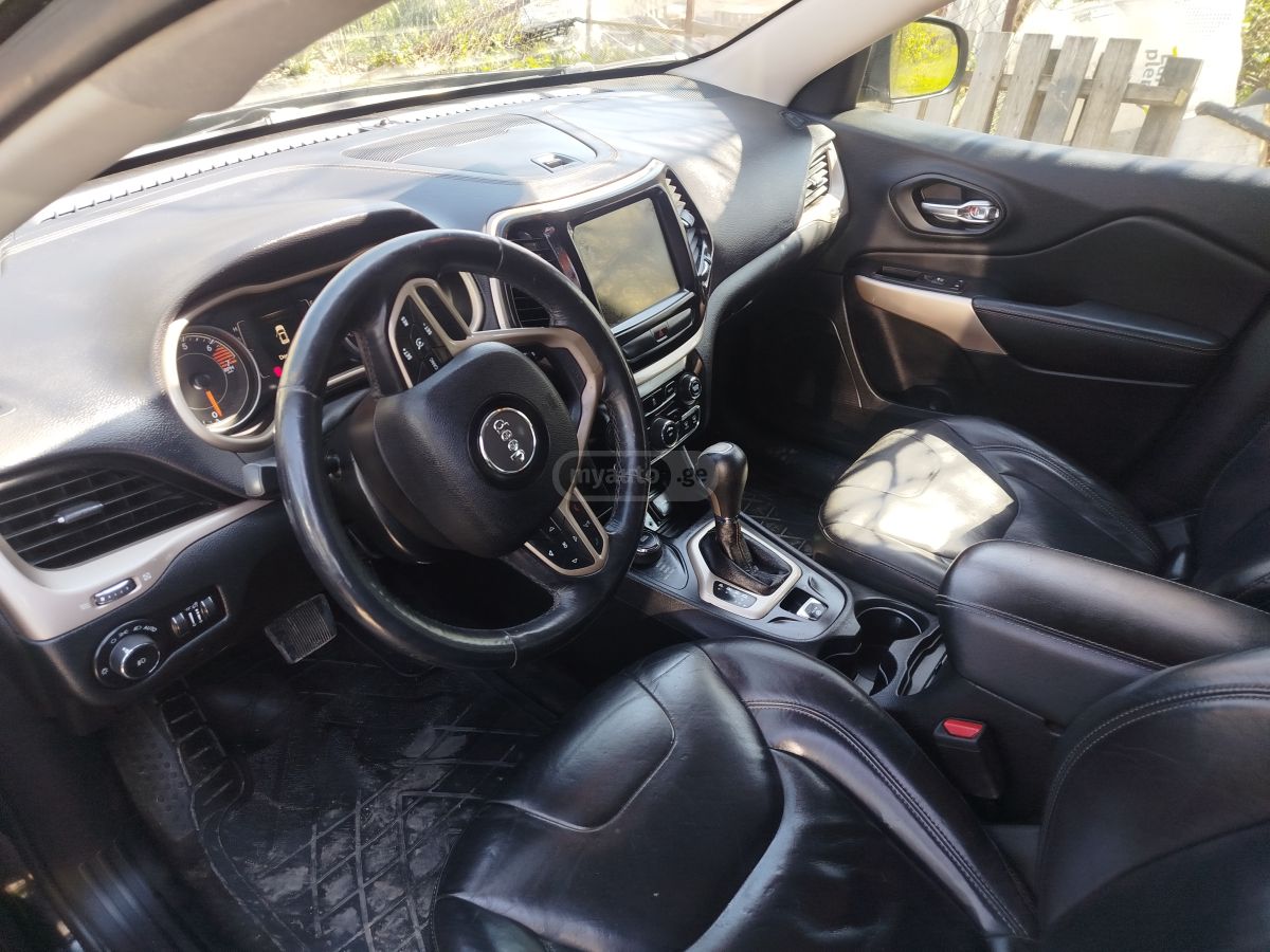 Jeep Cherokee - фото 5