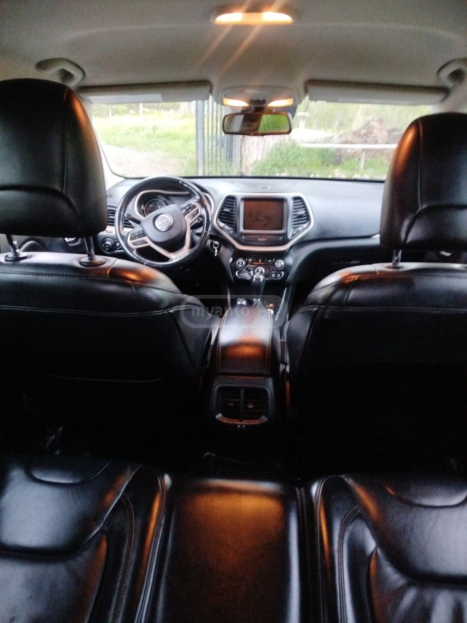 Jeep Cherokee - фото 9
