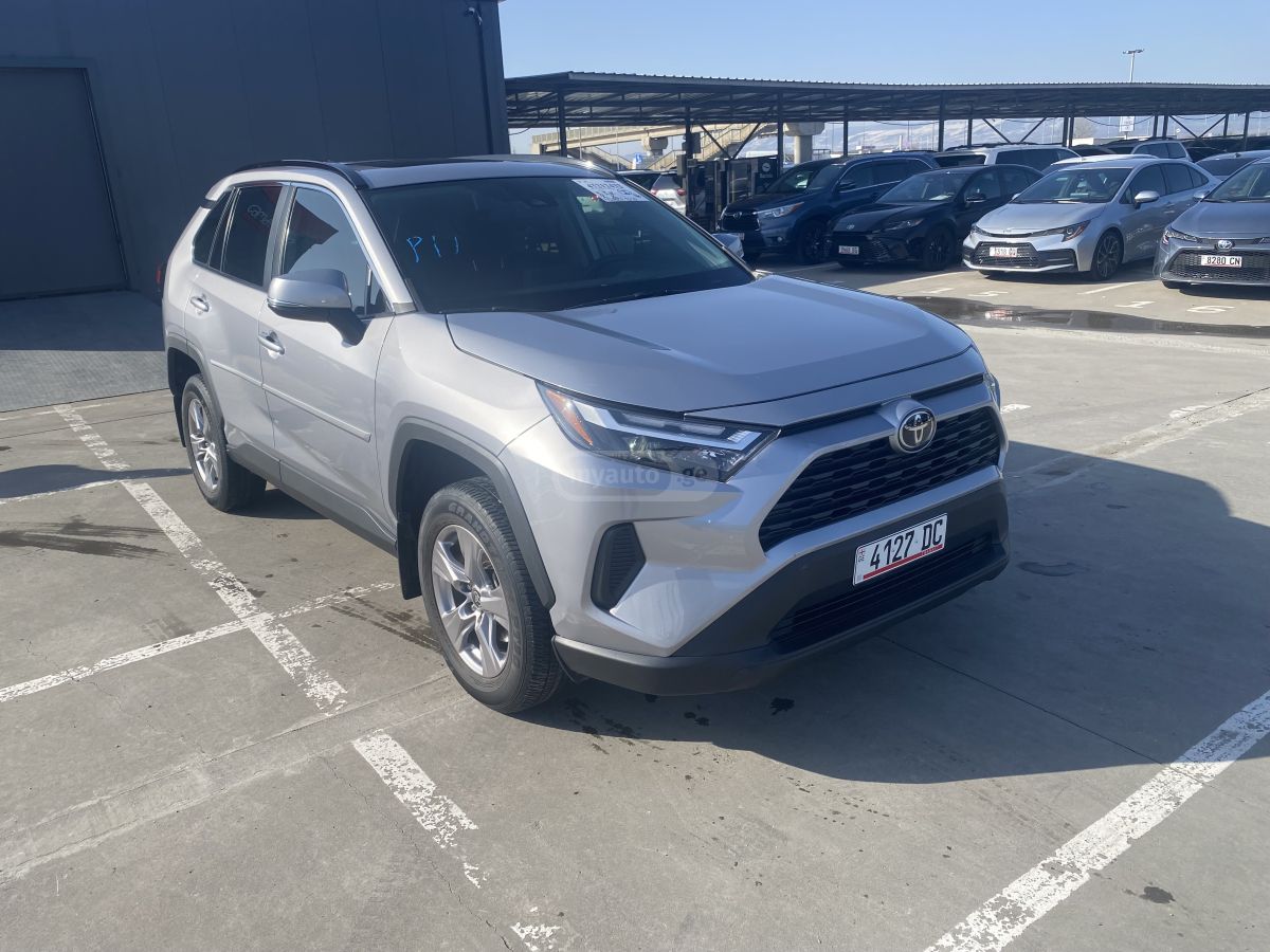 Toyota XLE 4dr Front-Wheel Drive Auto — миниатюра 1