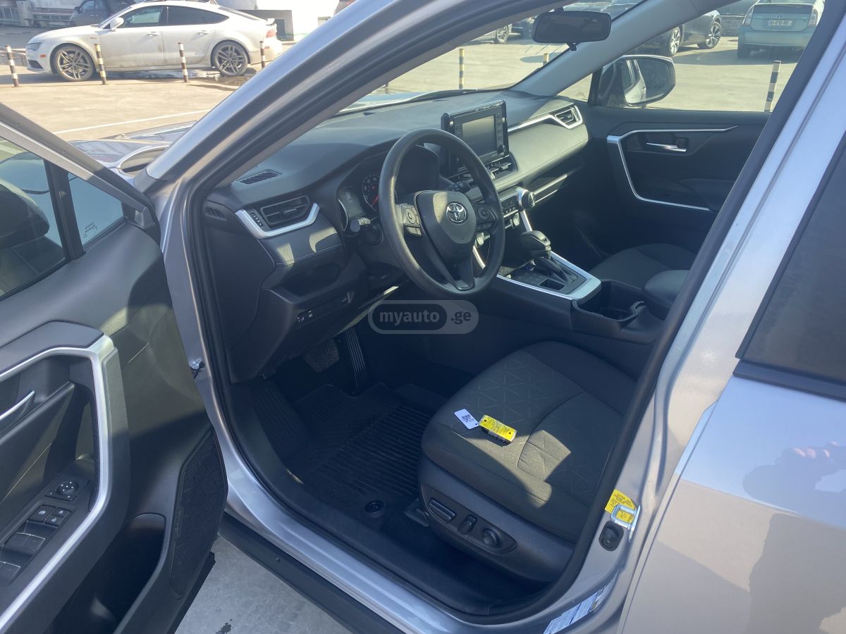 Toyota XLE 4dr Front-Wheel Drive Auto — миниатюра 10