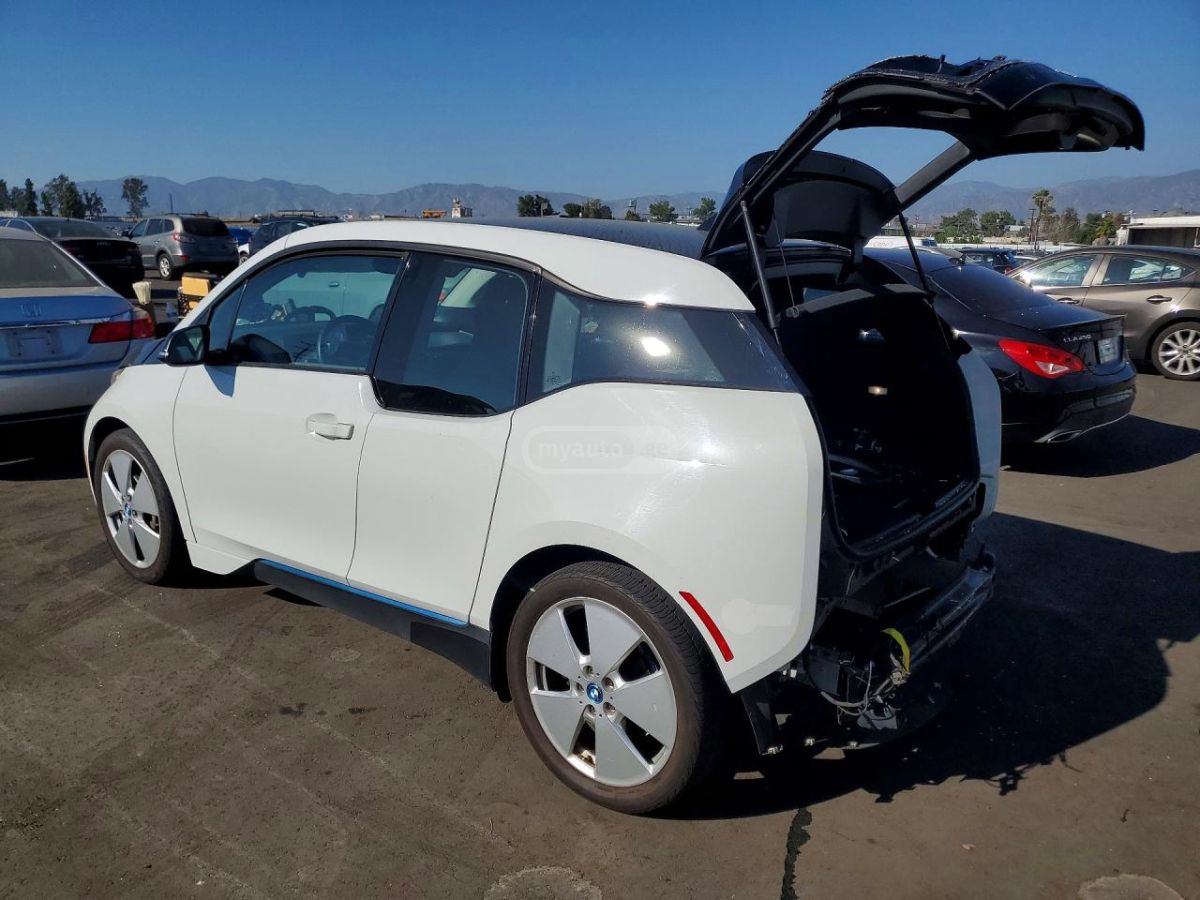 BMW I3 - фото 3