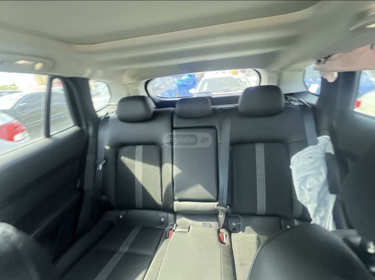 Mazda CX-50 - фото 8