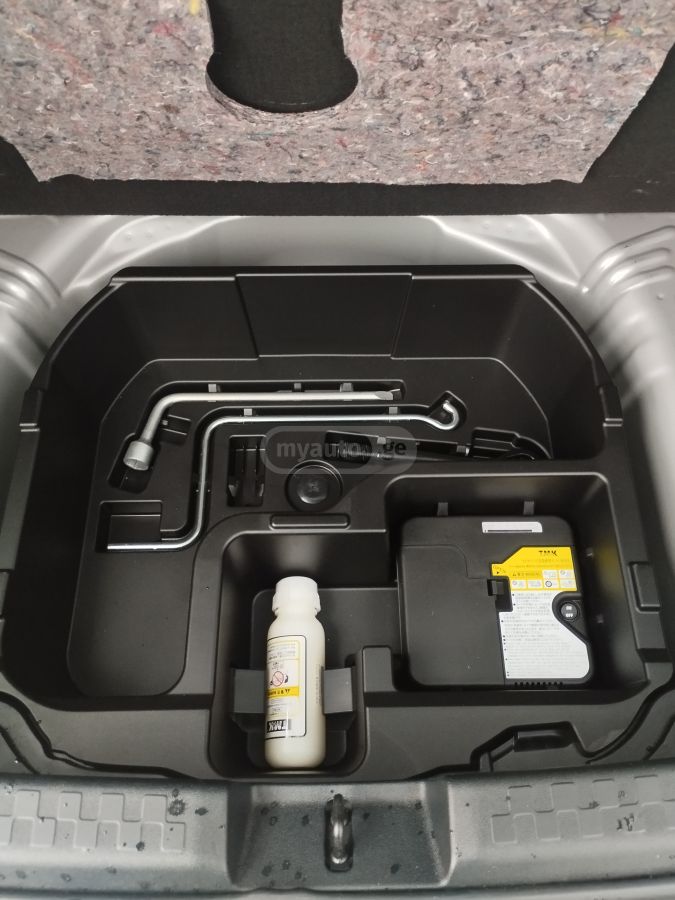 Toyota Aqua - фото 10