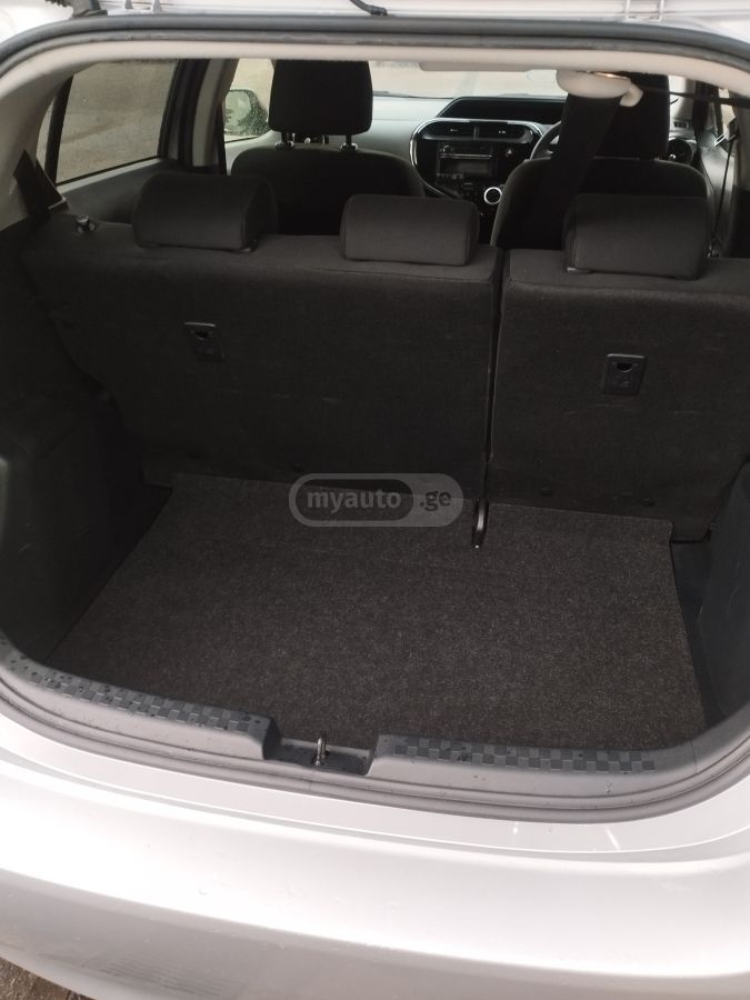 Toyota Aqua - фото 11