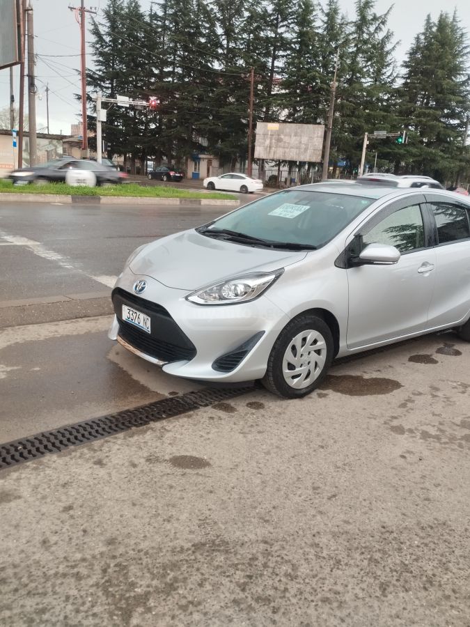 Toyota Aqua - фото 3