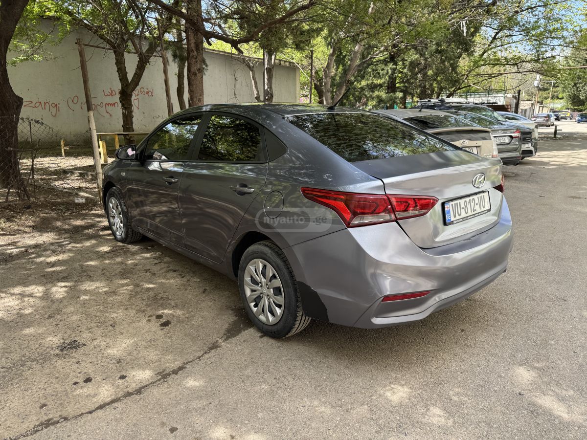 Hyundai Accent - фото 5