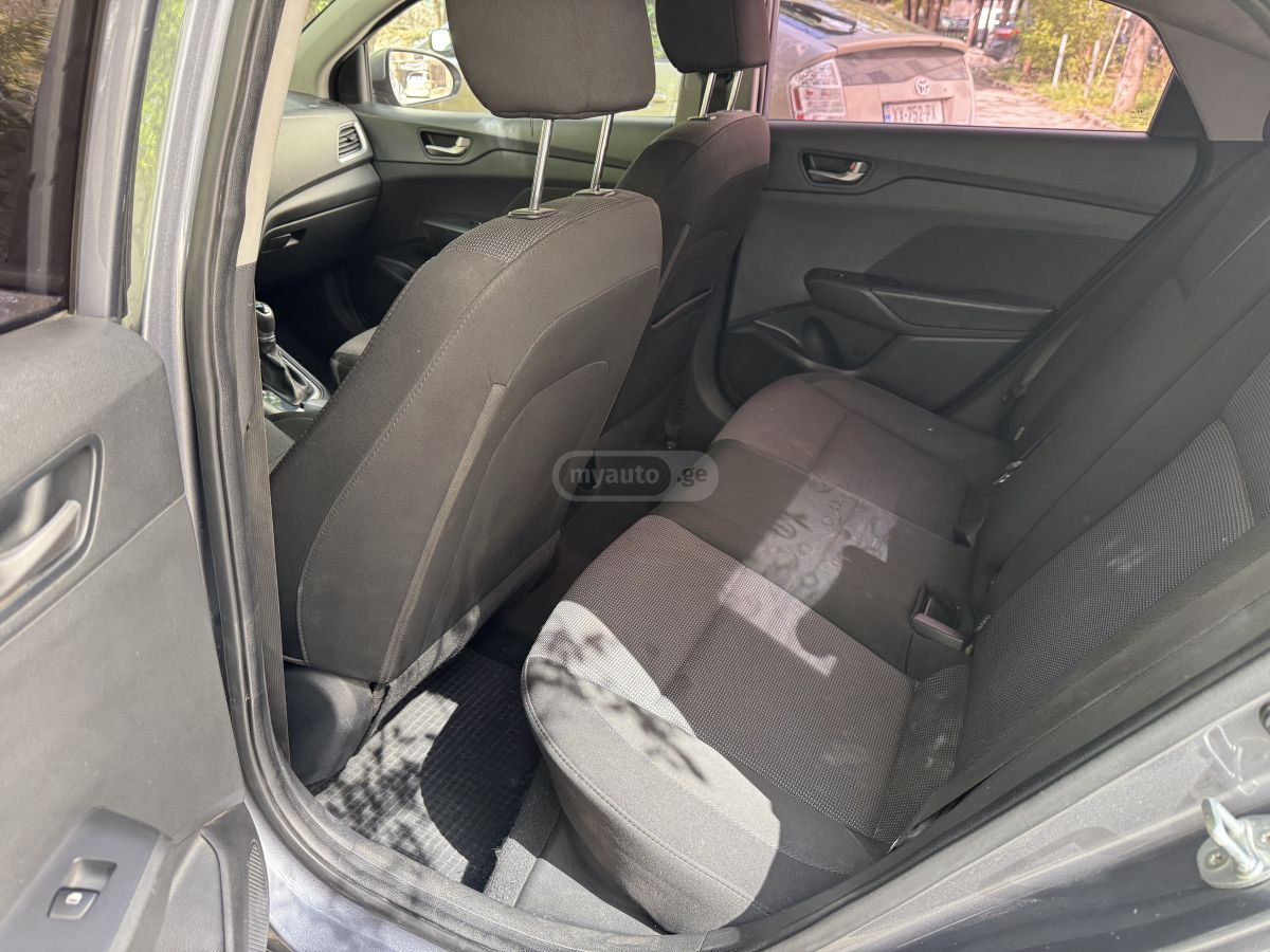 Hyundai Accent - фото 9