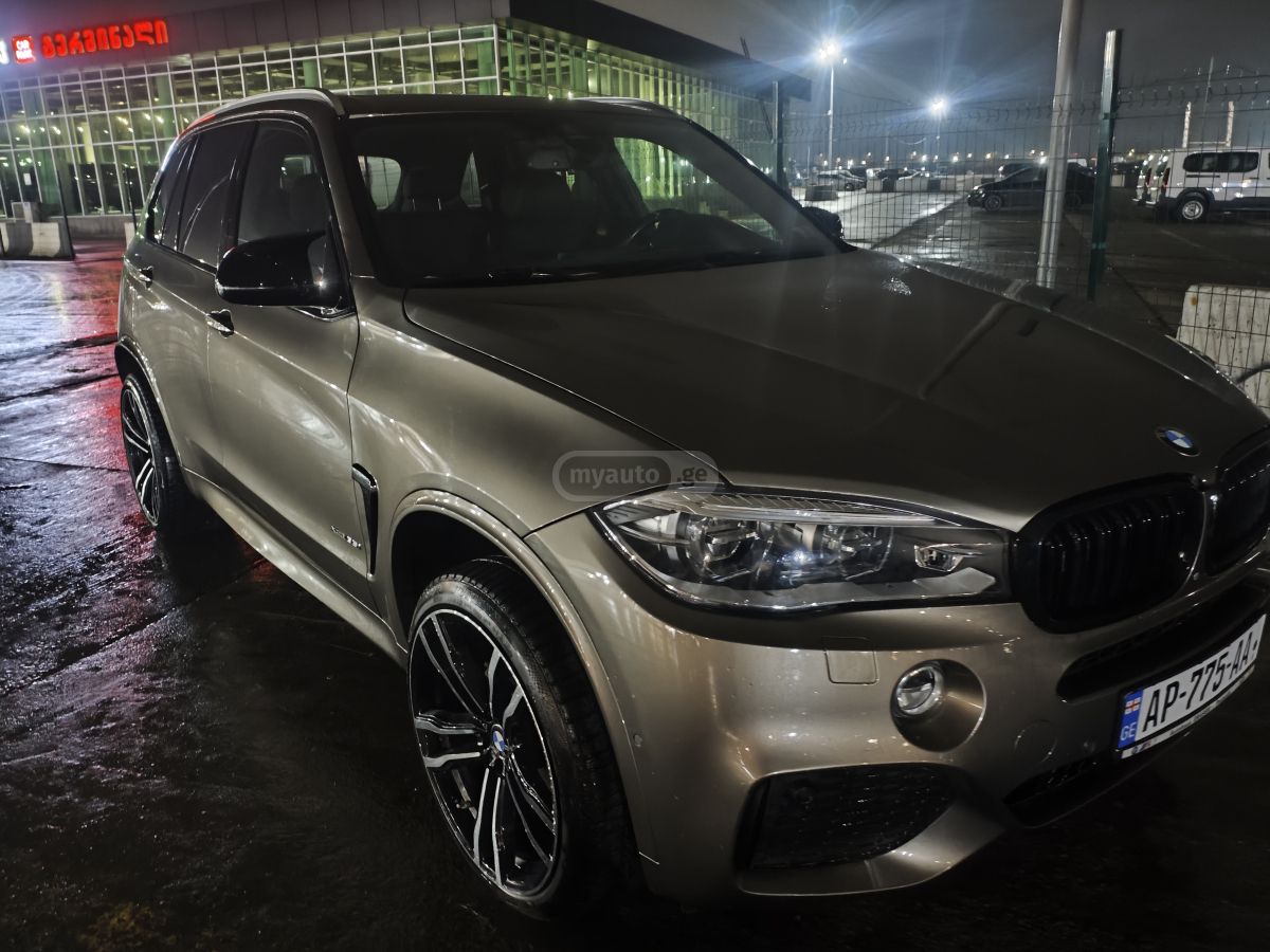 BMW X5 - фото 1