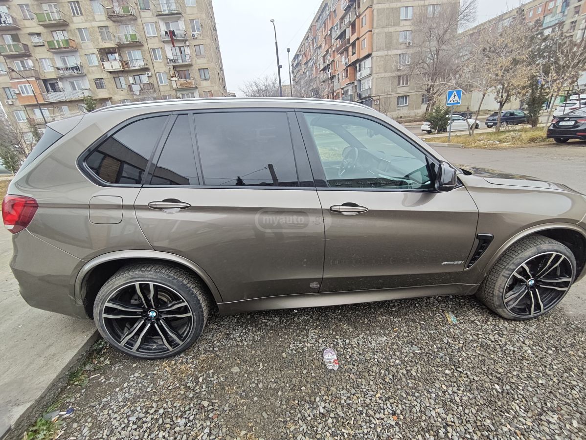 BMW X5 - фото 9