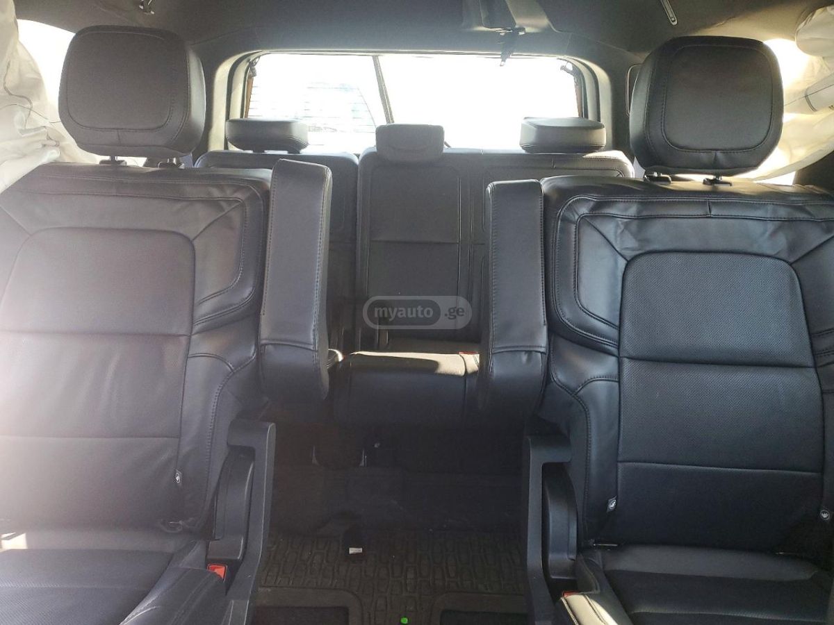 Lincoln Navigator 2024 — миниатюра 10