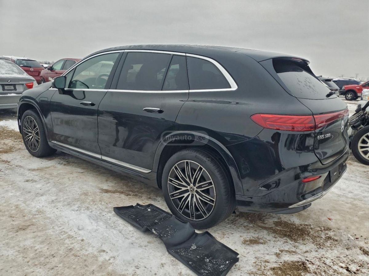 Mercedes-Benz EQS SUV - фото 3