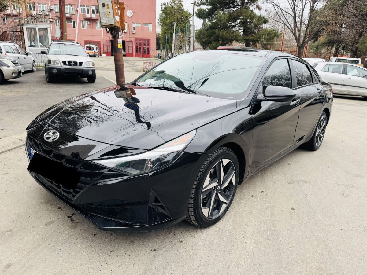 Hyundai Elantra - фото 1