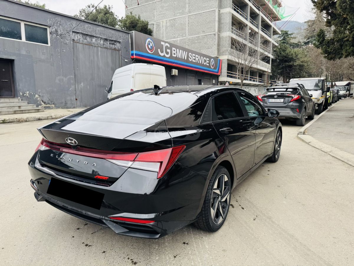 Hyundai Elantra - фото 3