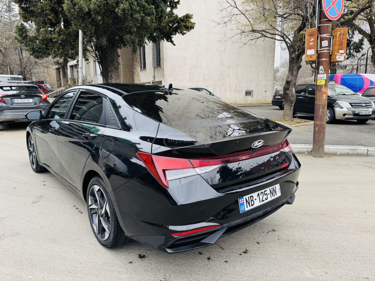 Hyundai Elantra - фото 4