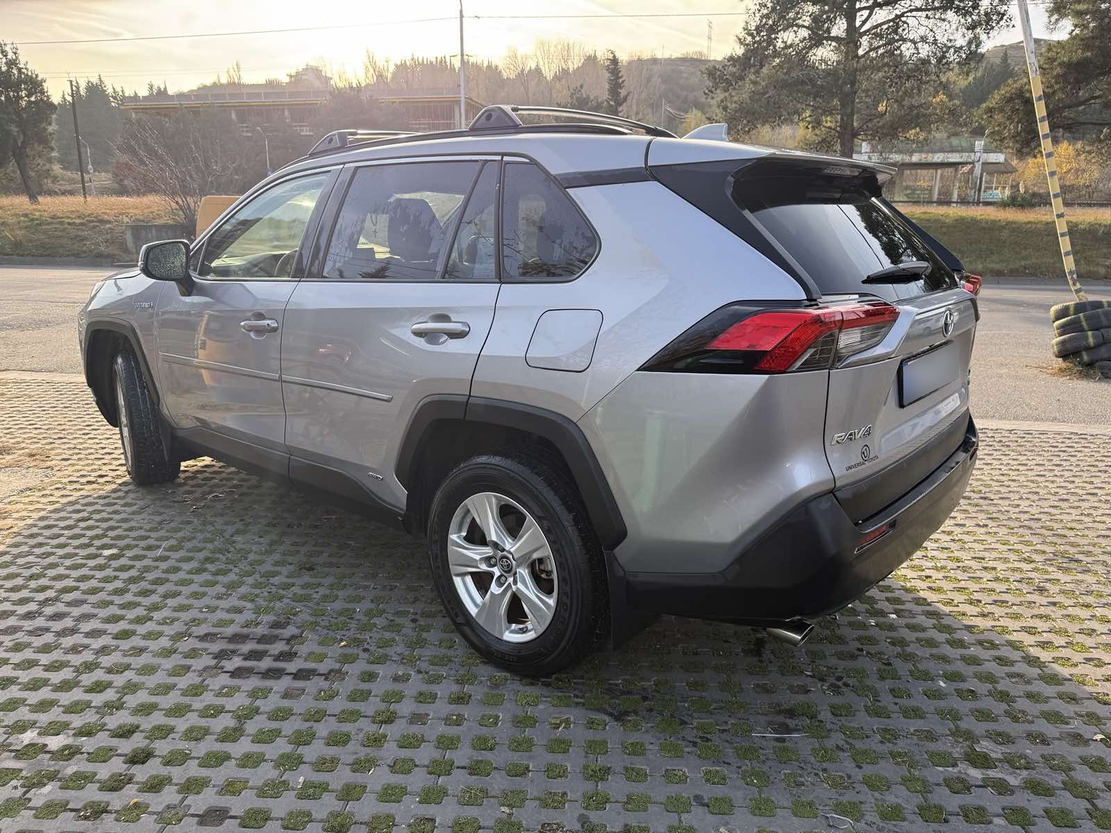 Toyota RAV 4 - фото 6