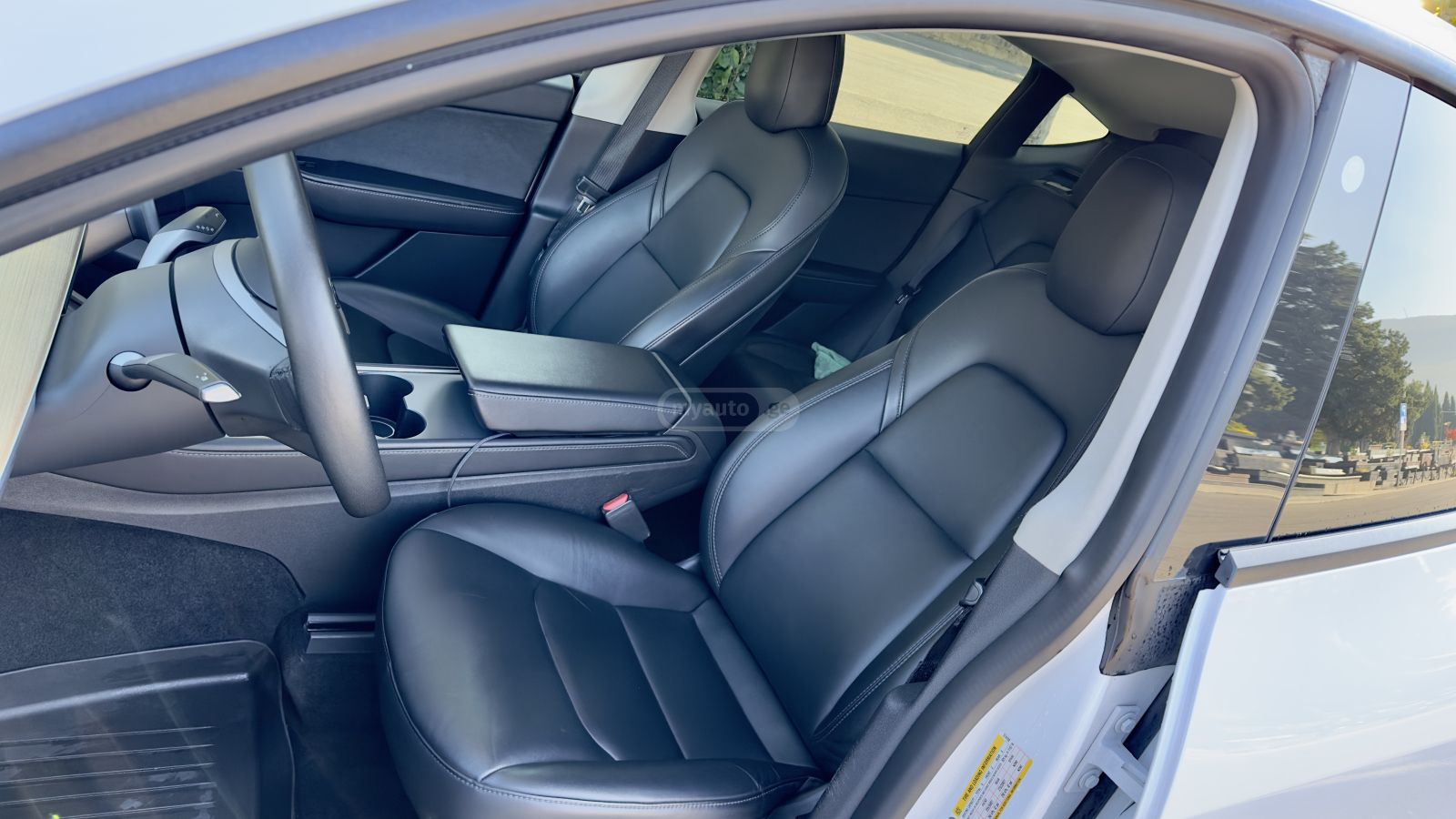 Tesla Model Y - фото 10