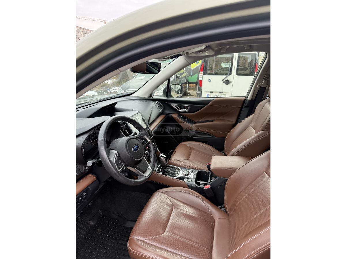 Subaru Touring 4dr All-Wheel Drive CV — миниатюра 6