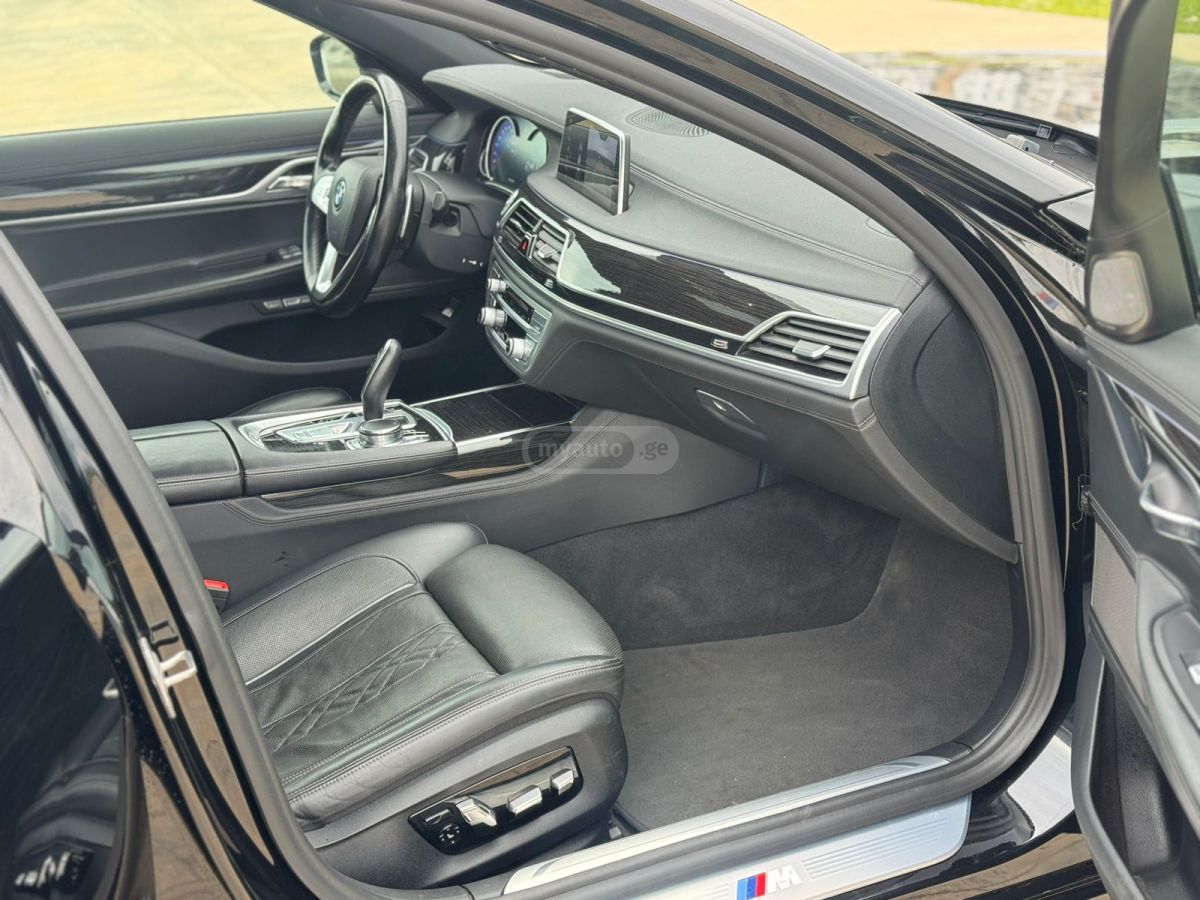 BMW 750 - фото 10