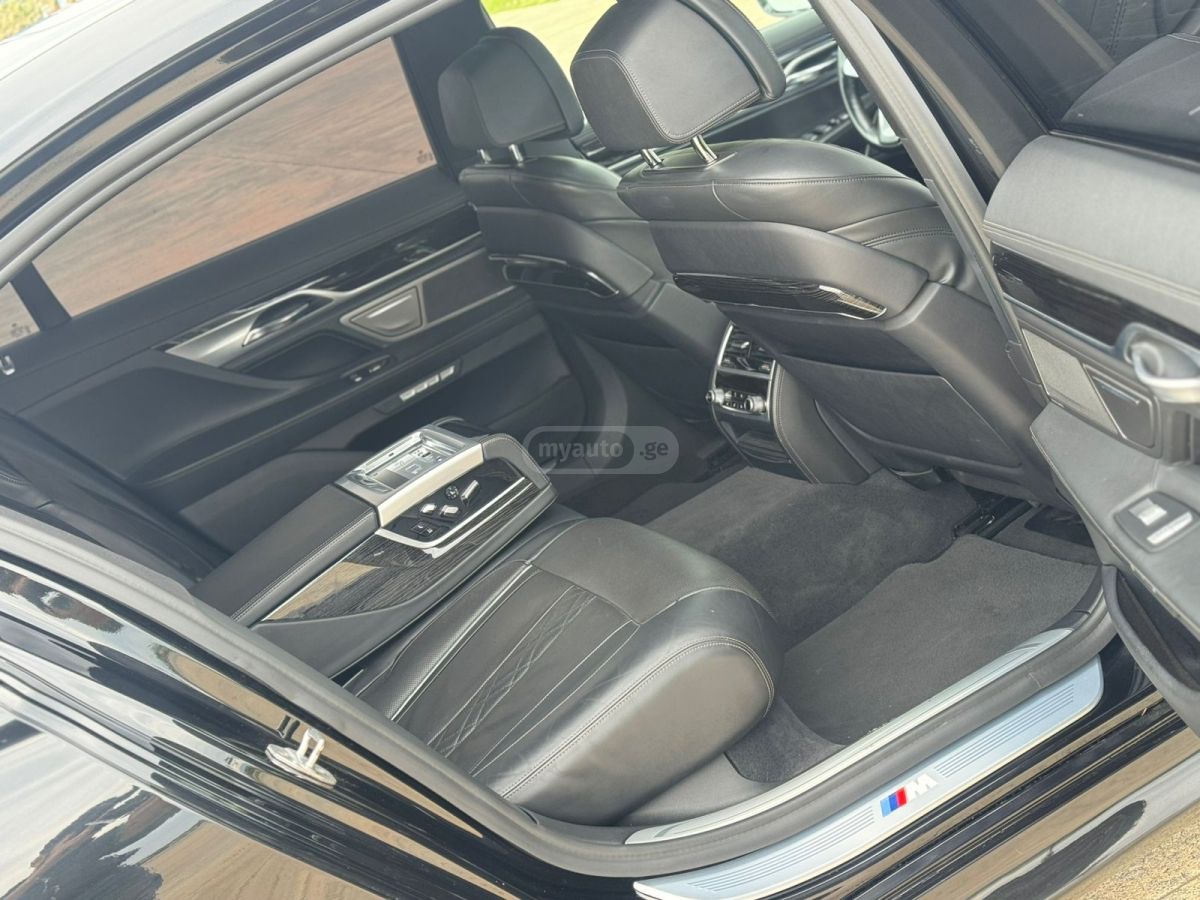 BMW 750 - фото 12