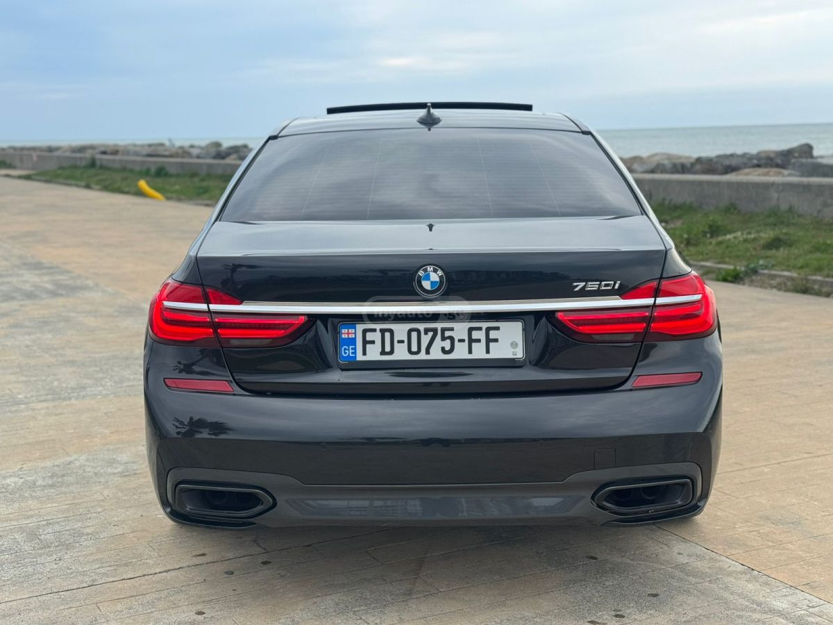 BMW 750 - фото 4