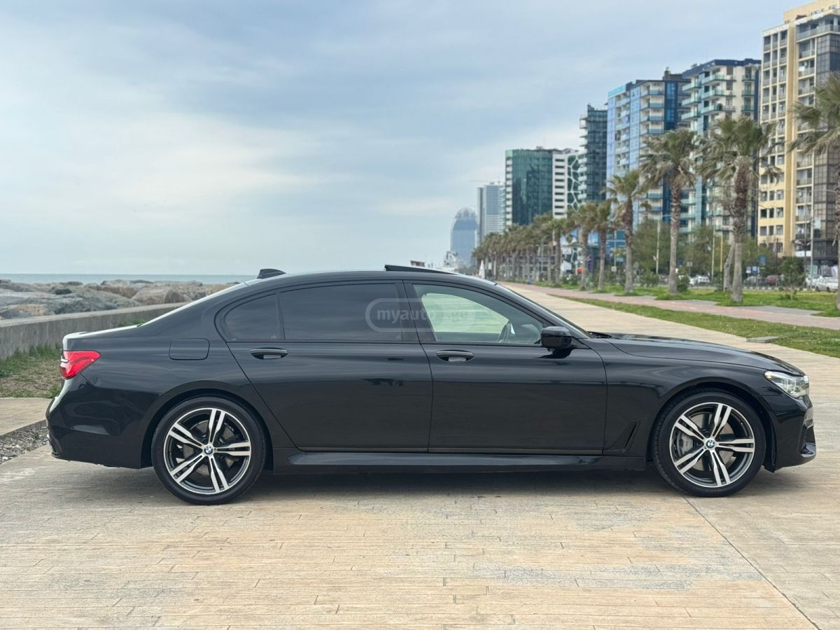 BMW 750 - фото 8