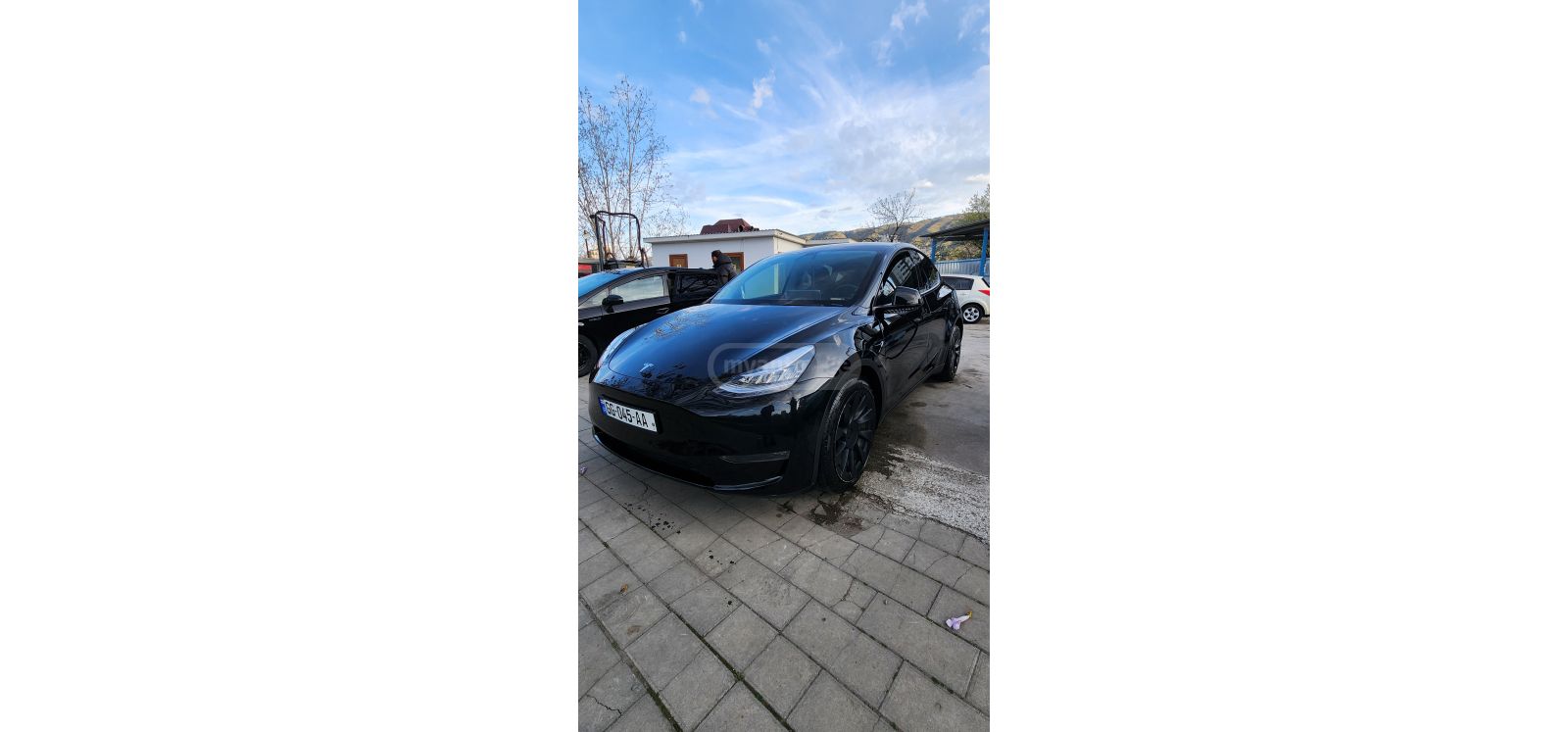 Tesla Model Y - фото 7