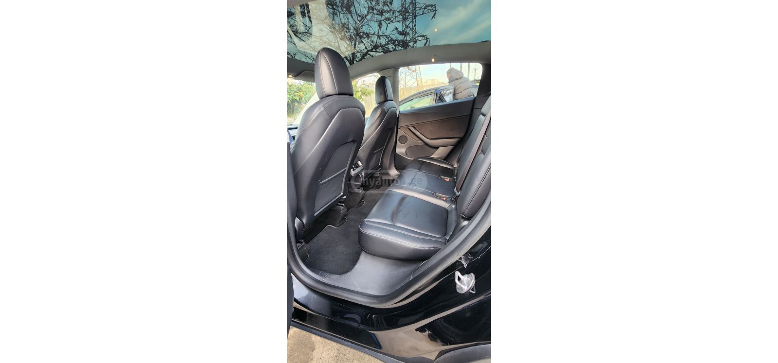 Tesla Model Y - фото 8