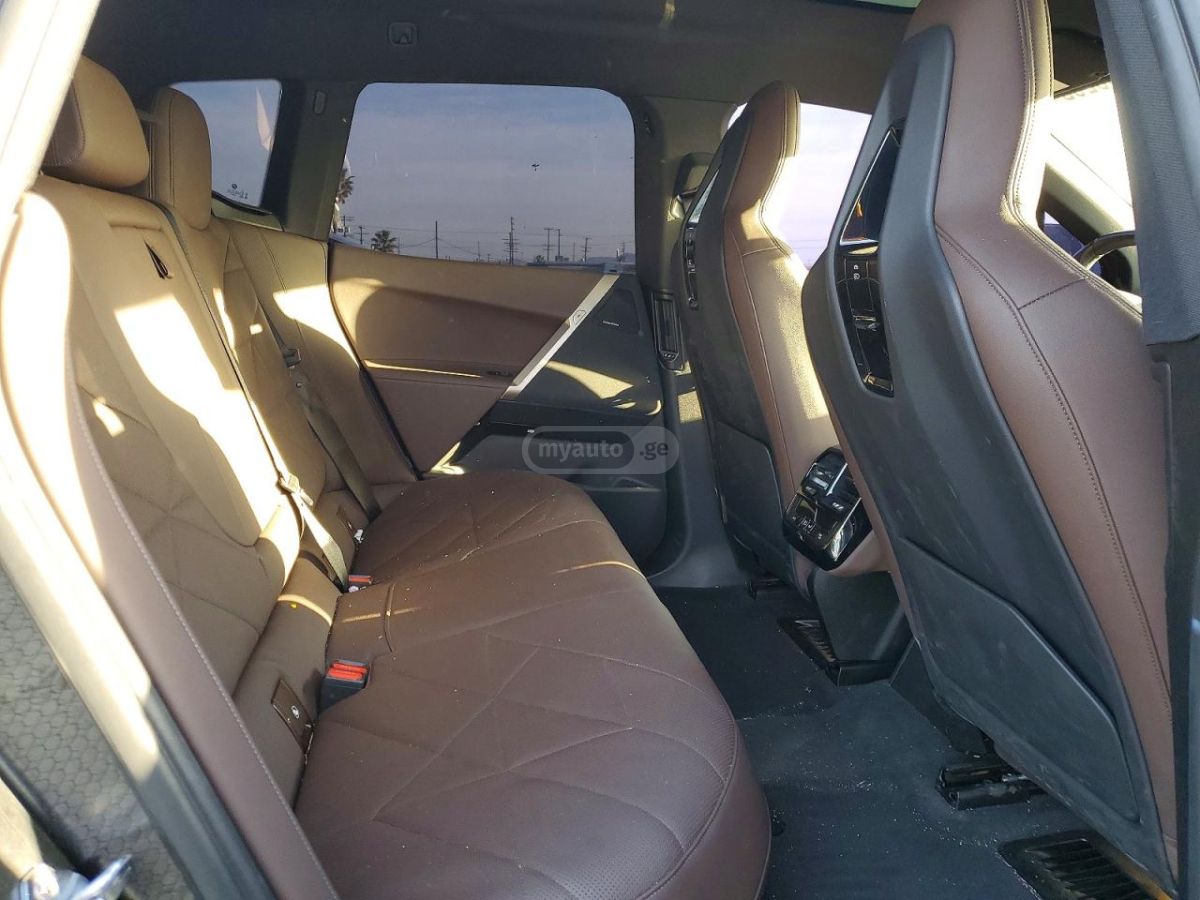 BMW IX - фото 10