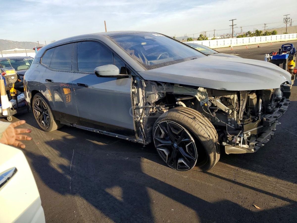 BMW IX - фото 11