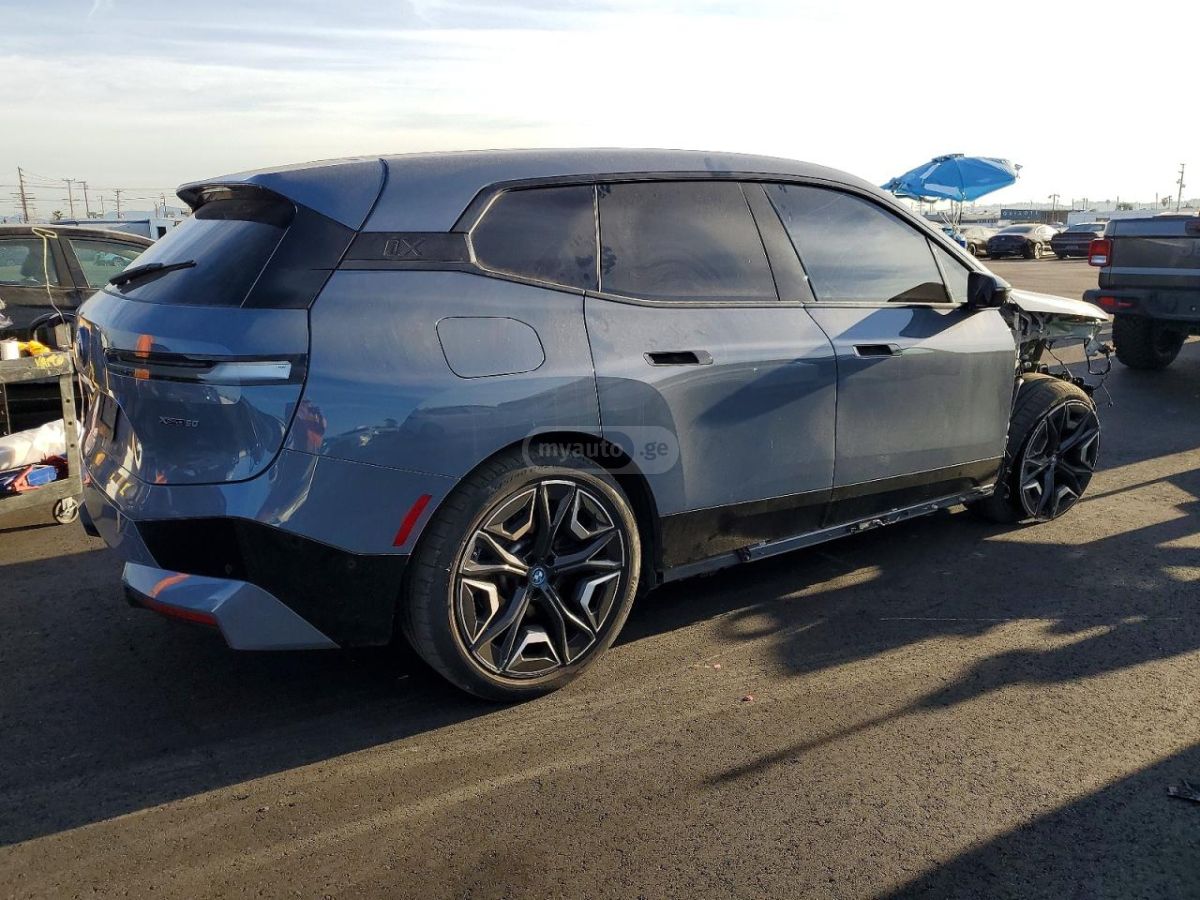 BMW IX - фото 2
