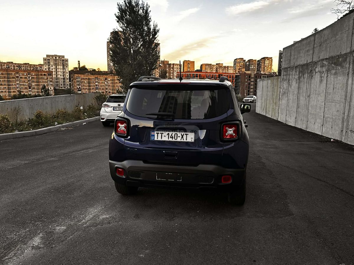 Jeep Renegade - фото 1