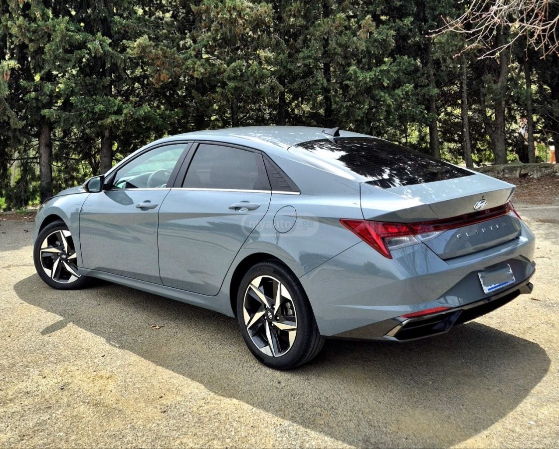 Hyundai Elantra - фото 14