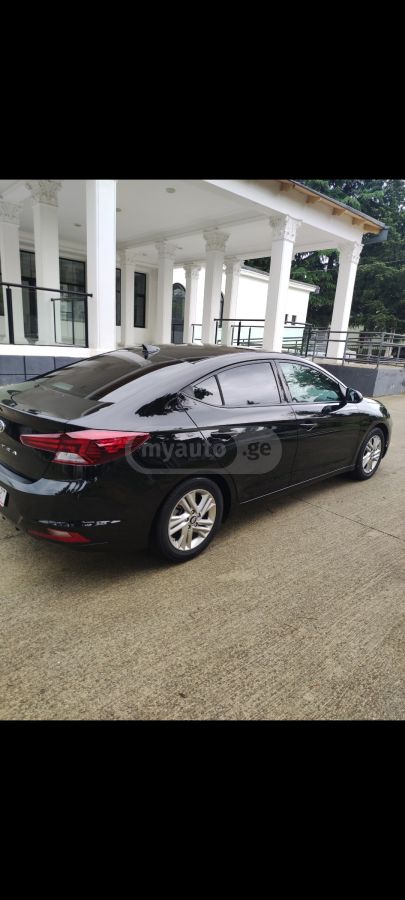Hyundai Elantra - фото 2