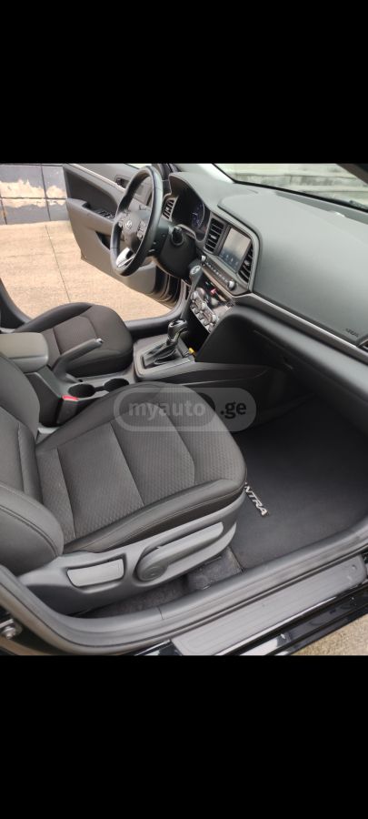 Hyundai Elantra - фото 8
