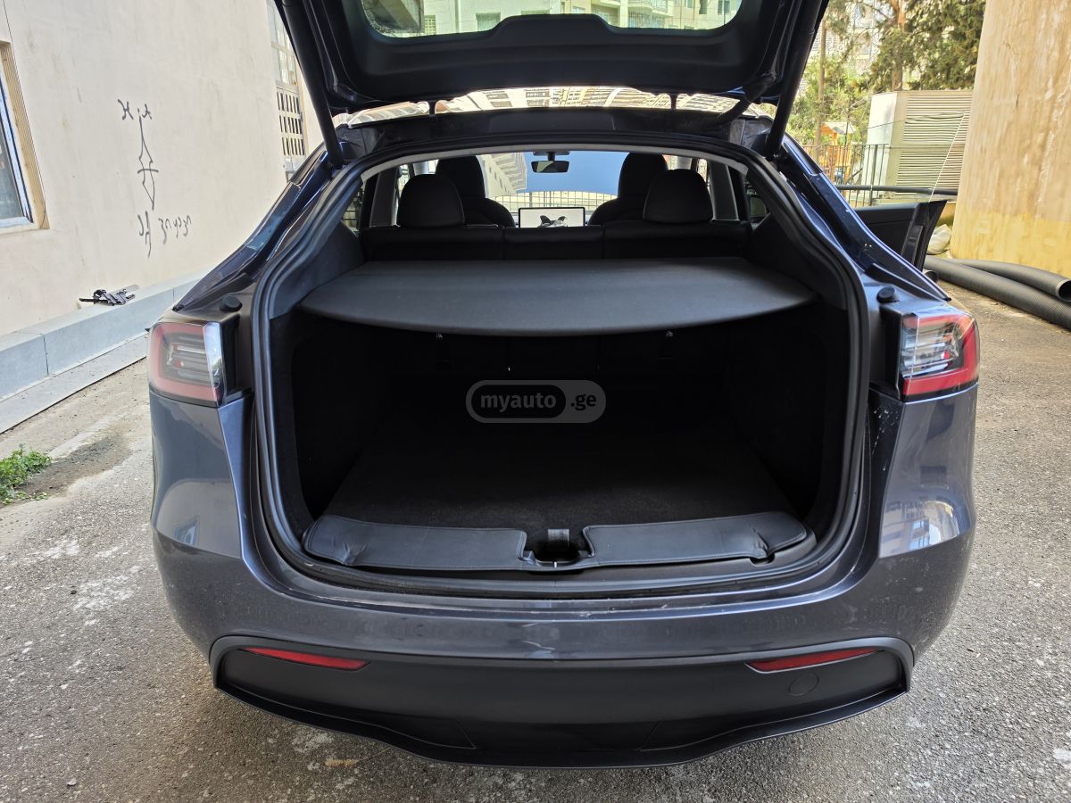 Tesla Model Y - фото 13