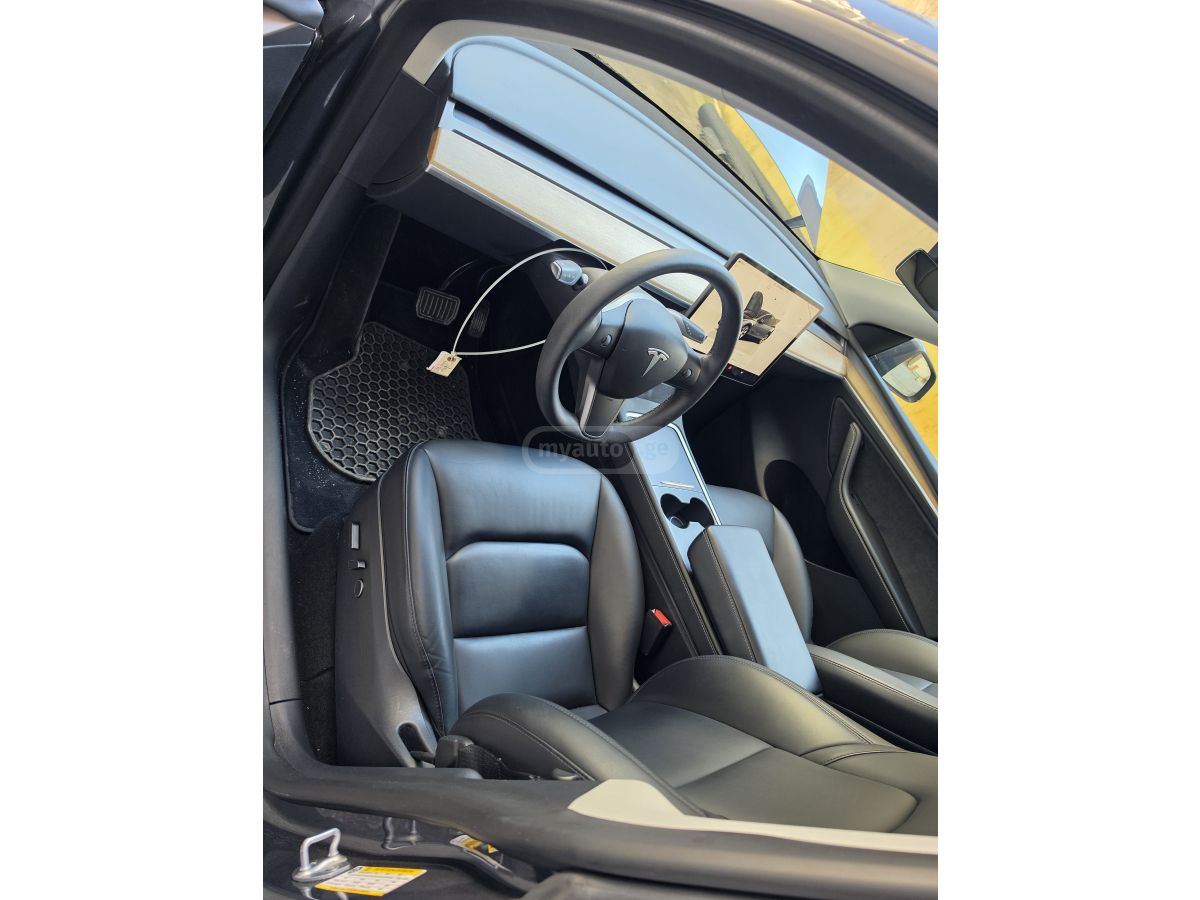 Tesla Model Y - фото 5