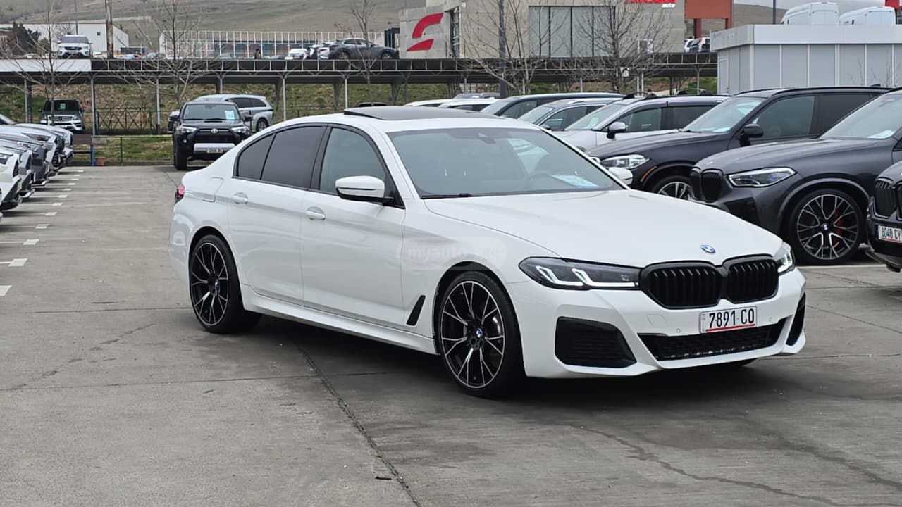 BMW 530 - фото 1